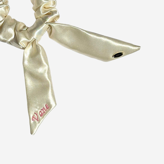 Scrunchie con Code Personalizzabile in Raso Panna